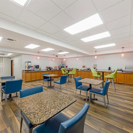 Best Western Plus Midwest City Inn & Suites מראה חיצוני תמונה