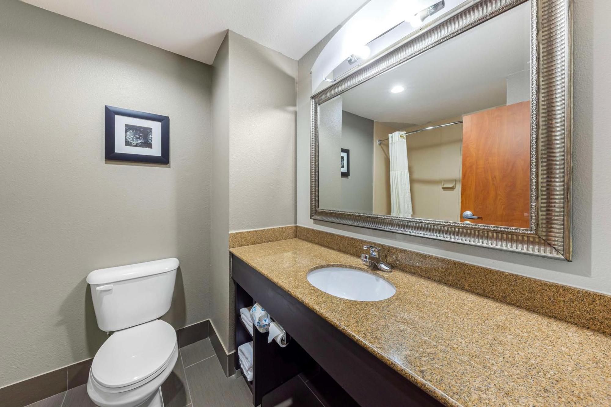Best Western Plus Midwest City Inn & Suites מראה חיצוני תמונה