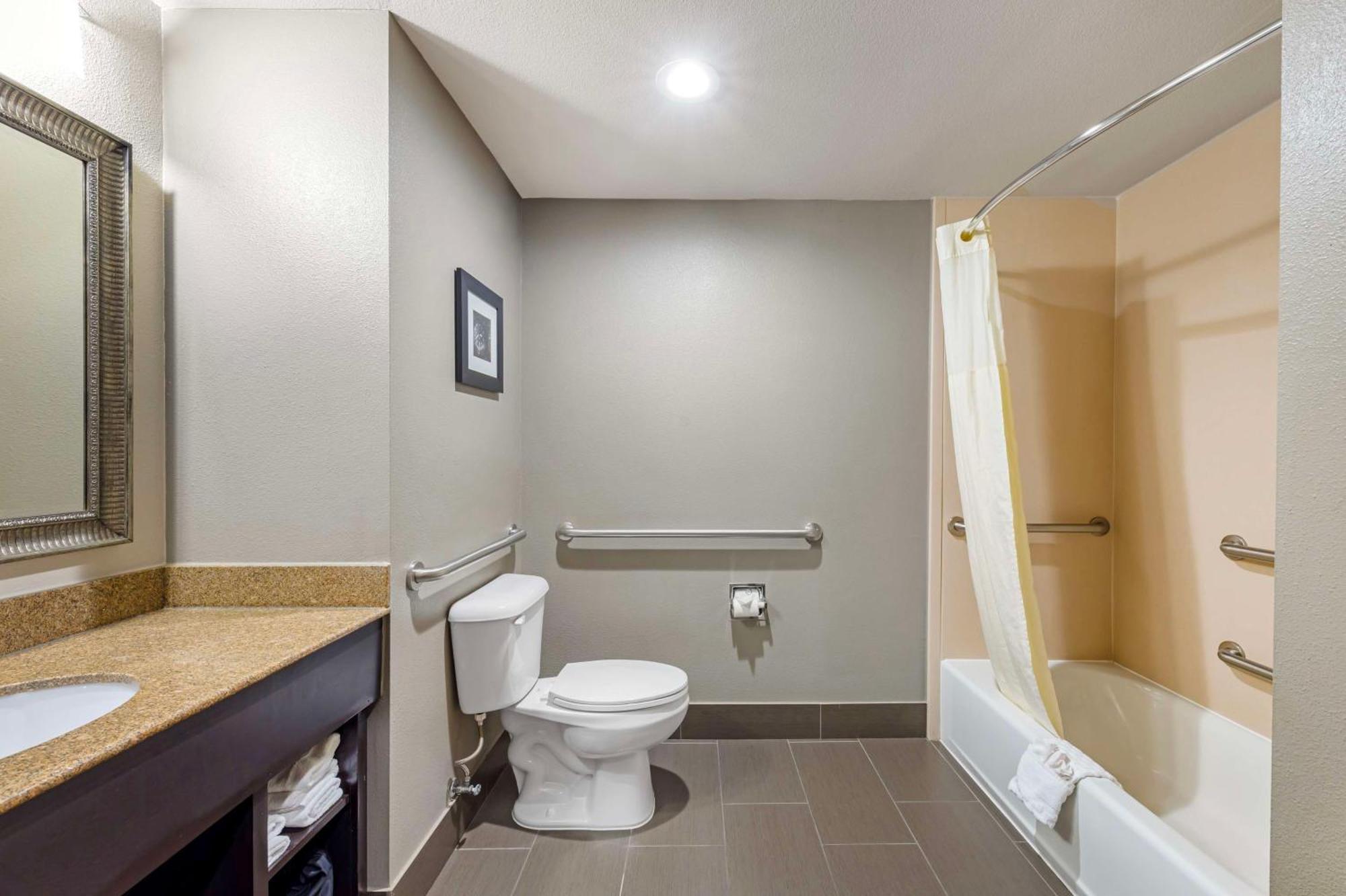 Best Western Plus Midwest City Inn & Suites מראה חיצוני תמונה