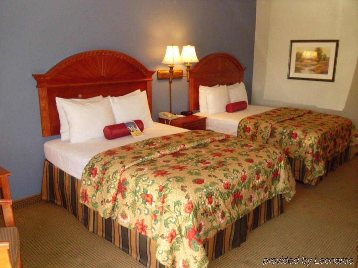 Best Western Plus Midwest City Inn & Suites חדר תמונה