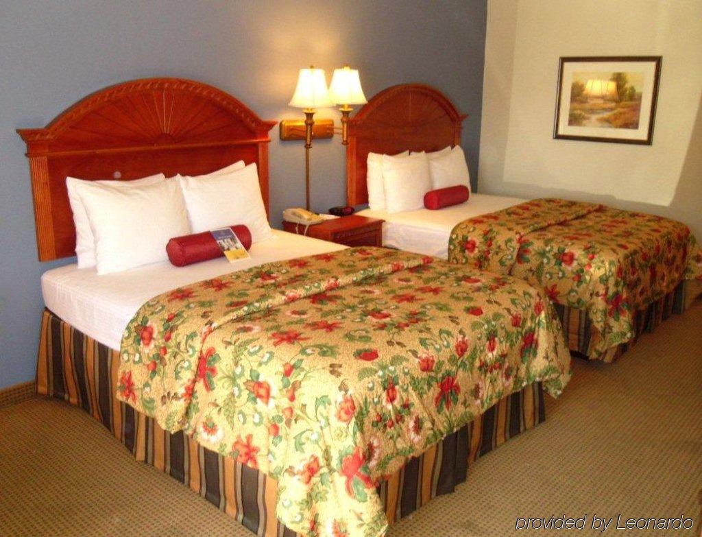 Best Western Plus Midwest City Inn & Suites מראה חיצוני תמונה