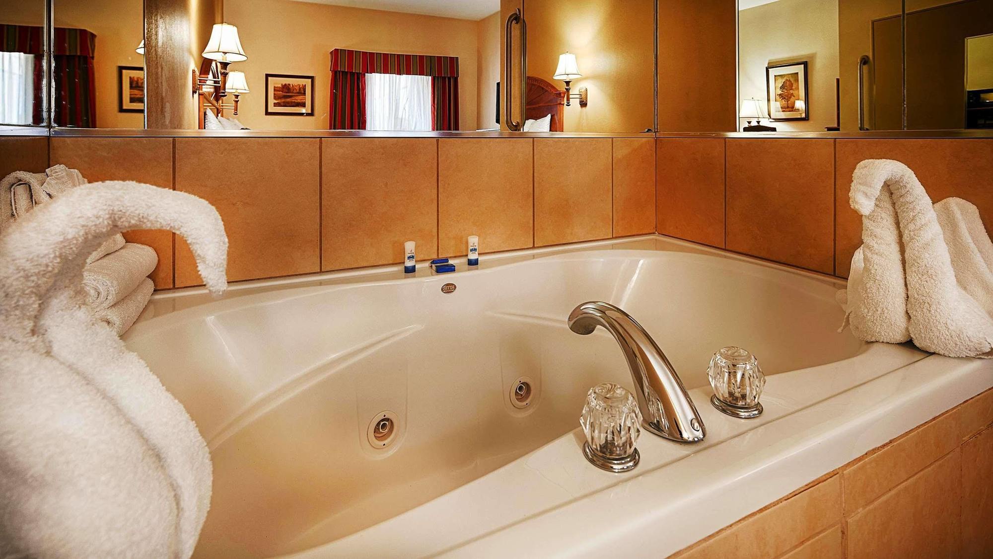 Best Western Plus Midwest City Inn & Suites מראה חיצוני תמונה