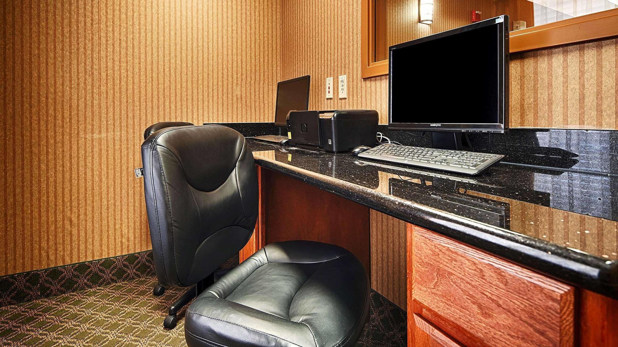 Best Western Plus Midwest City Inn & Suites מראה חיצוני תמונה
